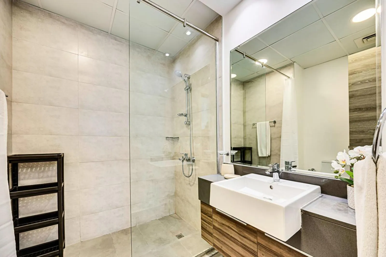Elegant 1-Bedroom Apartment At Bloom Heights Dubai