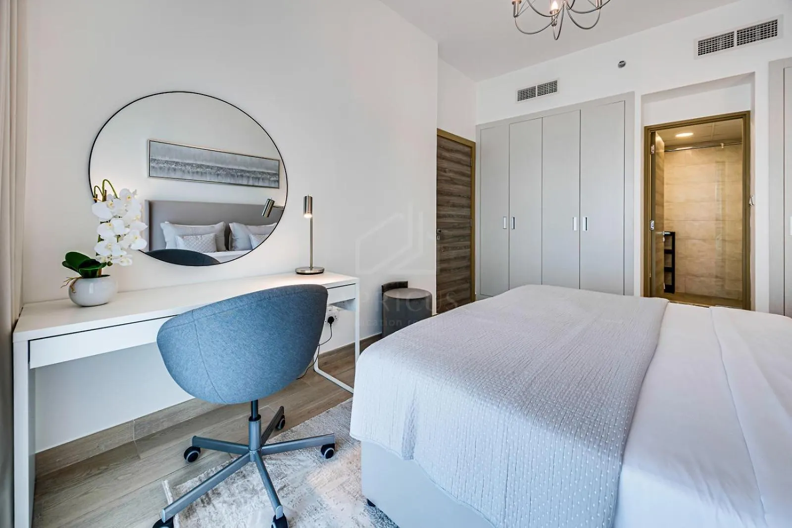 Elegant 1-Bedroom Apartment At Bloom Heights Dubai 0*,